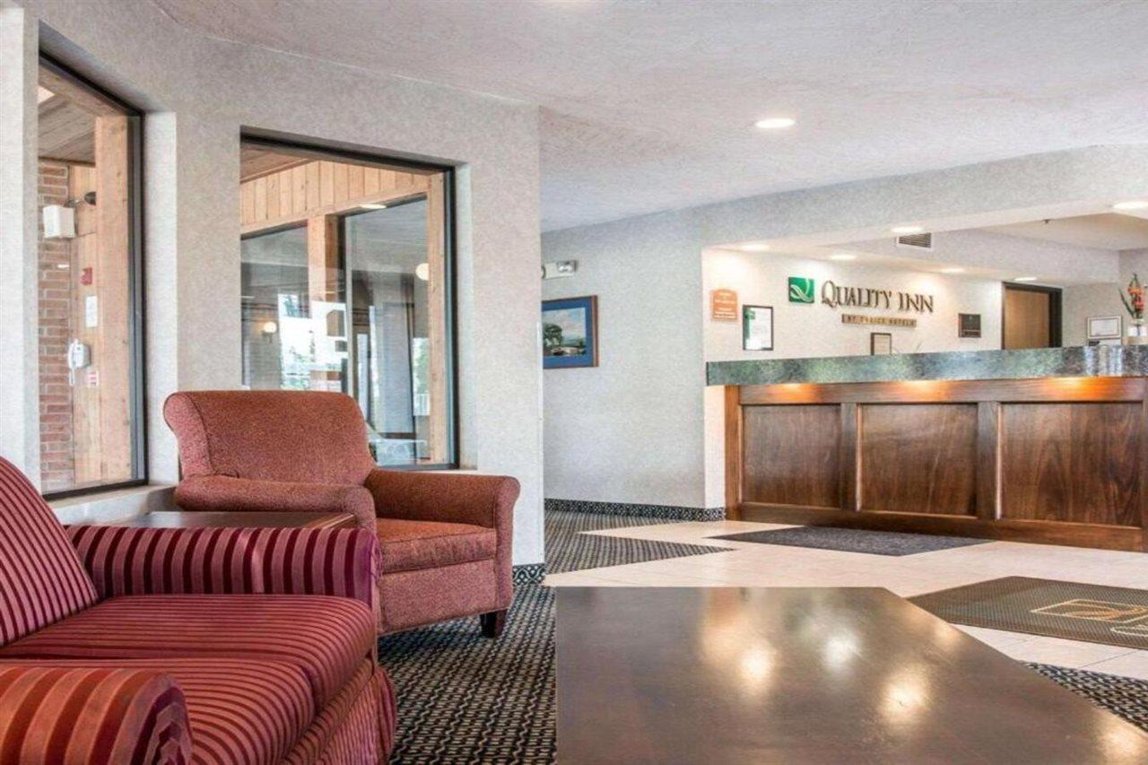 Quality Inn Hudsonville Экстерьер фото