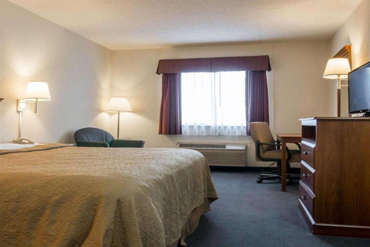 Quality Inn Hudsonville Экстерьер фото